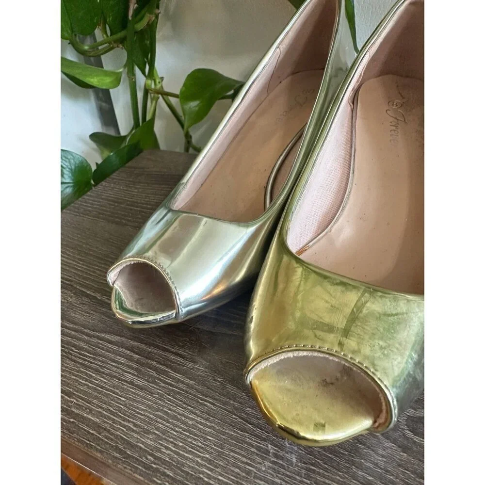 Forever size 8 silver gold heels